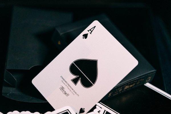 NOC x Theory 11 Playing Cards - ♦️ Markt 52 Online Shop Marketplace Playing Cards, Table Games, Stickers