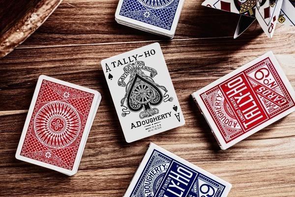 Tally Ho Circle Back - Brick - ♦️ Markt 52 Online Shop Marketplace Playing Cards, Table Games, Stickers